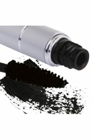 Eyes & Brows | black mascara