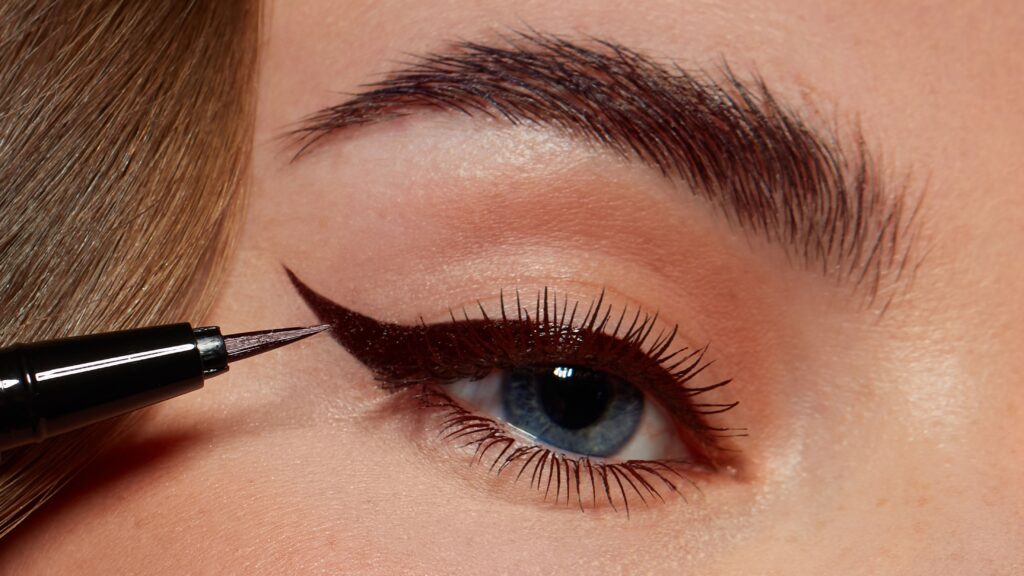 eyeliner for crossdressers